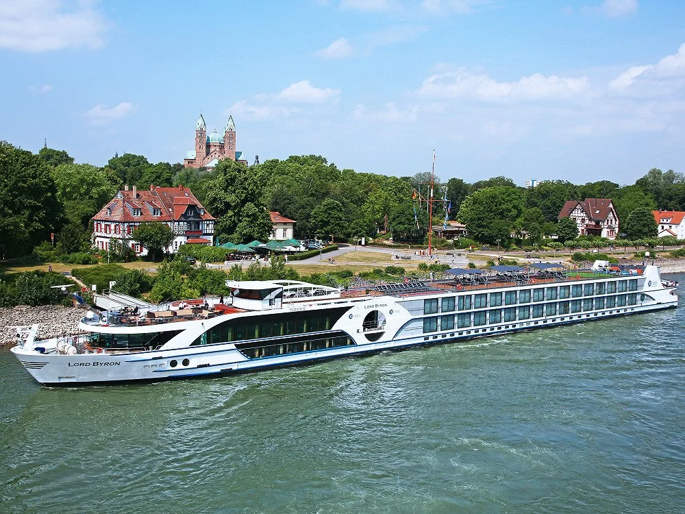 die MS LORD BYRON mit Culanttours Kreuzfahrten